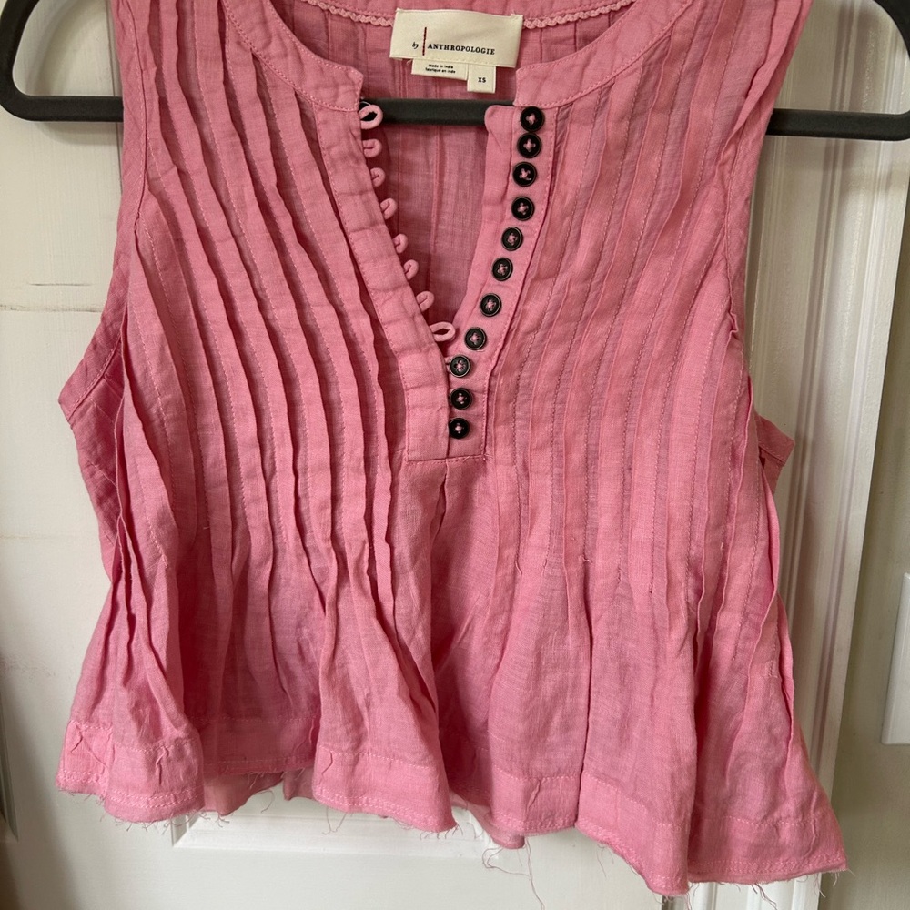 Anthropologie Pink Pleated Sleeveless Button-Front Flowy top. Slightly cropped.